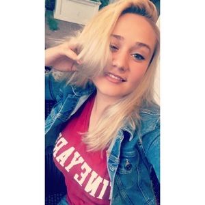 Meet your Posher, Ina